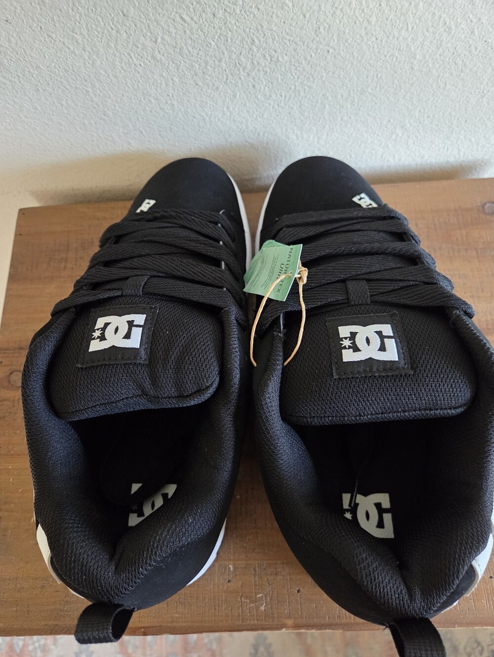 DC Mens Court Graffik Skate Shoes Size 12 In Black NWT - Picture 8 of 10